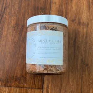 🛁 New Mint Mocha scrub FREE WITH BUNDLE OF 3+ ITEMS